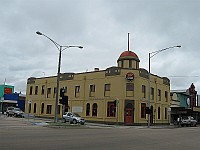 Vic - Bairnsdale - Commercial Hotel (7 Feb 2010)